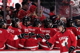 Válka o dres. Kanada a Amerika jdou proti vedení hokeje - Seznam Zprávy